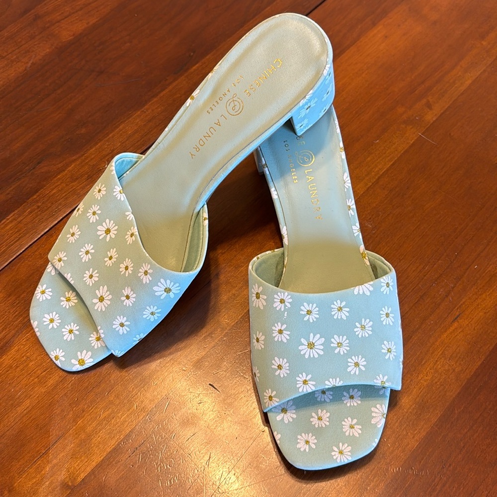 Never worn Chinese laundry mint flower block heel